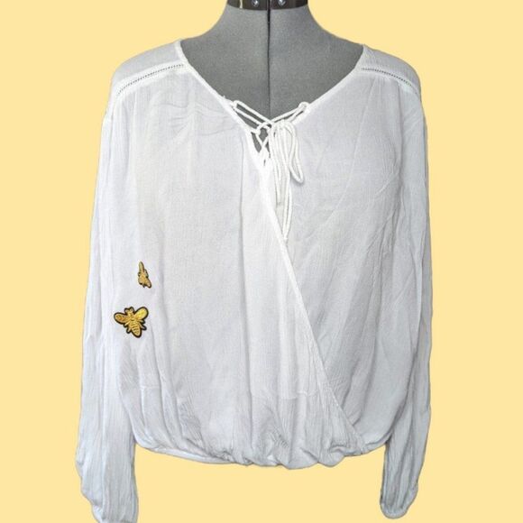 Women's Vanilla Star White Faux Wrap Bee Top, Size Medium - Picture 1 of 7